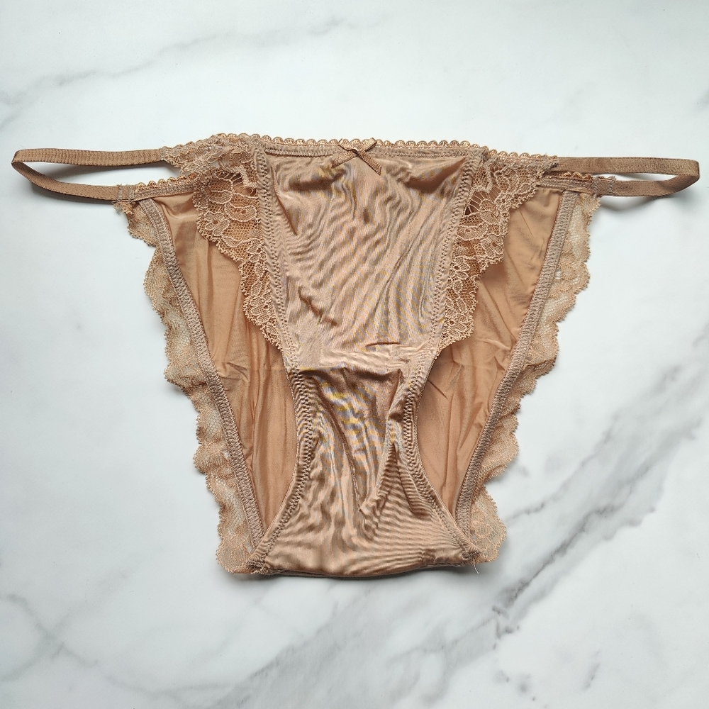NWT VICTORIA'S SECRET DREAM ANGELS SMOOTH LACE-TRIM MINI STRING BIKINI PANTY TOF
